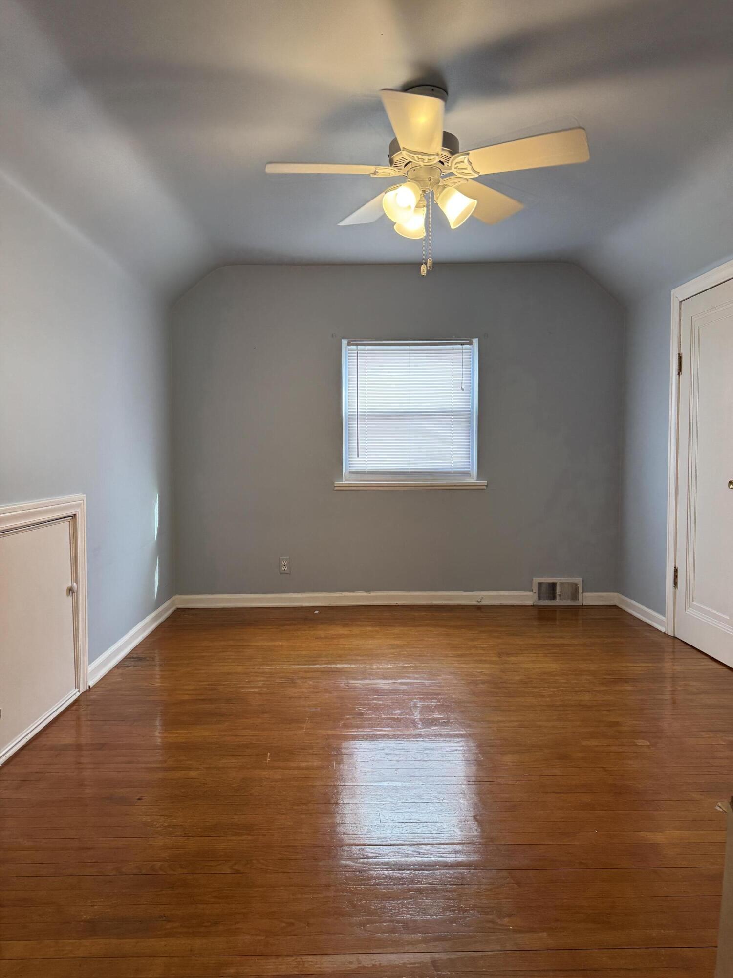 920 Clinton Avenue St. Clair, MI 48079 - Photo 27 of 46 IMG_4556