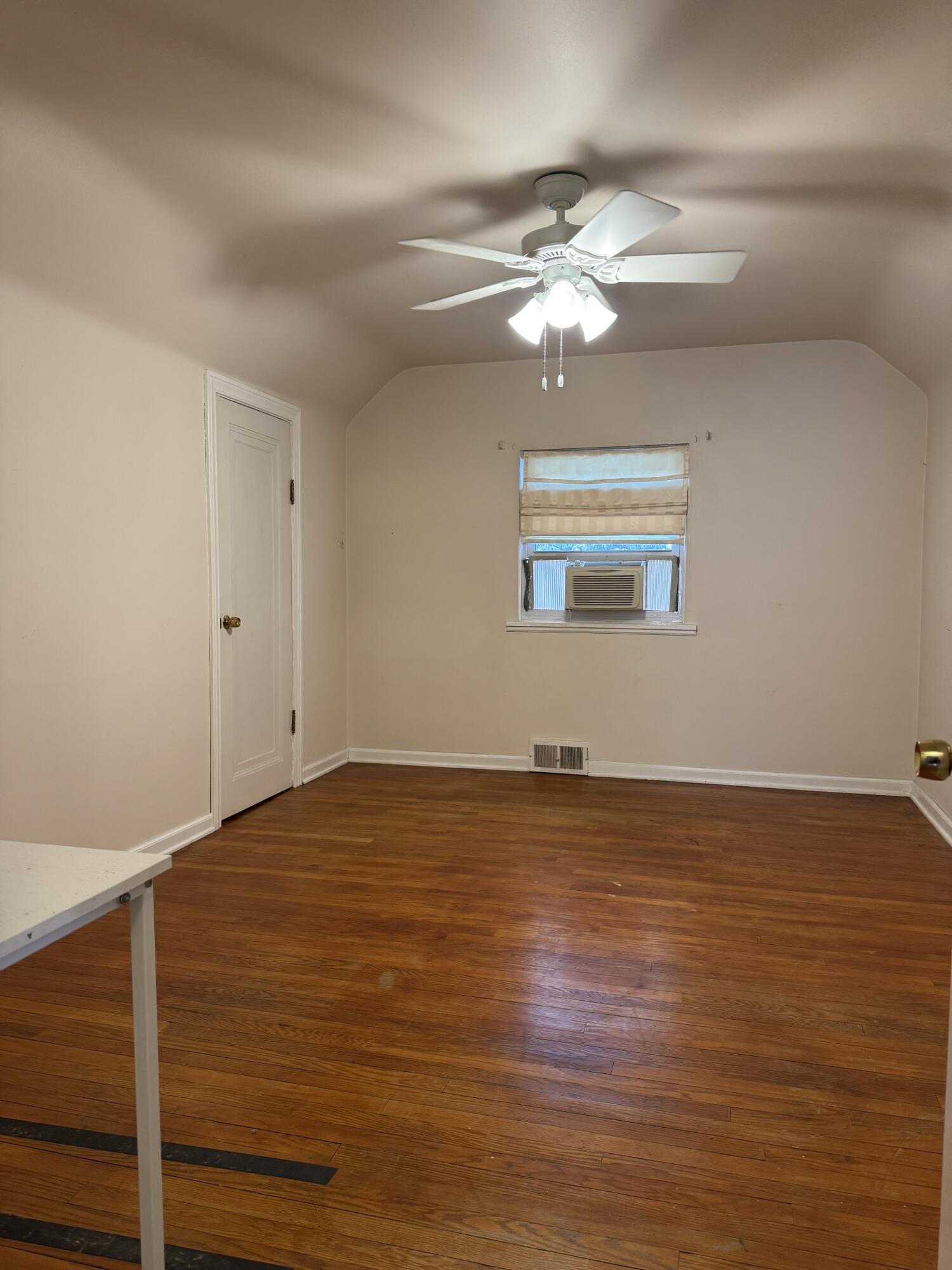 920 Clinton Avenue St. Clair, MI 48079 - Photo 30 of 46 IMG_4558