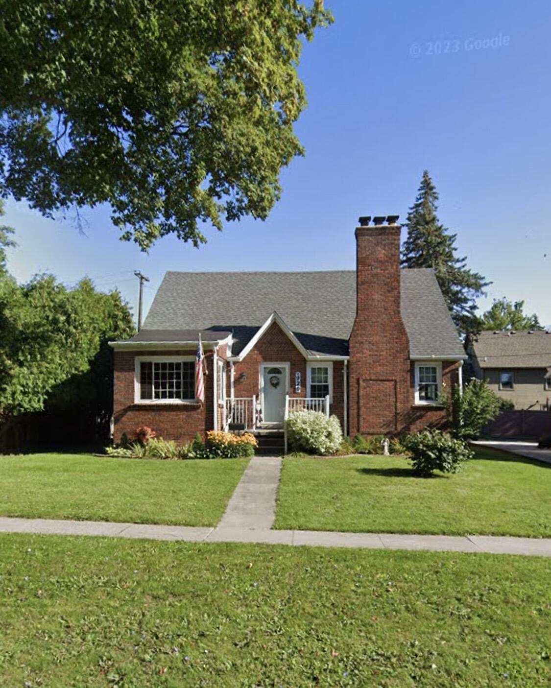 920 Clinton Avenue St. Clair, MI 48079 - Photo 3 of 46 IMG_4588