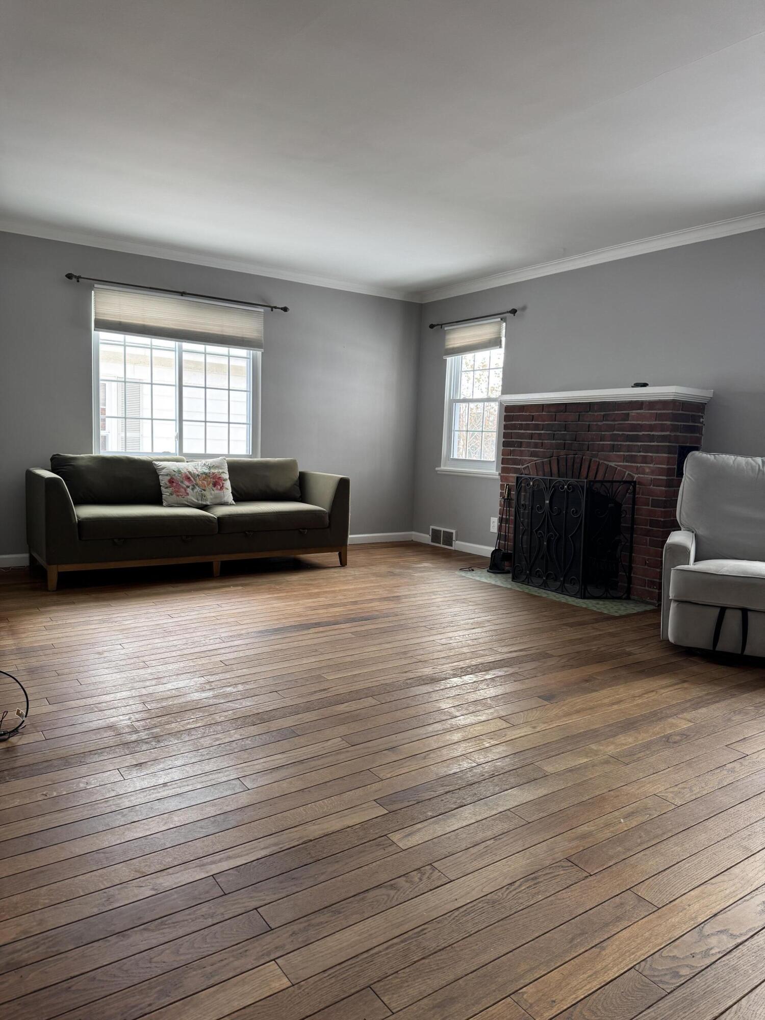 920 Clinton Avenue St. Clair, MI 48079 - Photo 4 of 46 IMG_4537