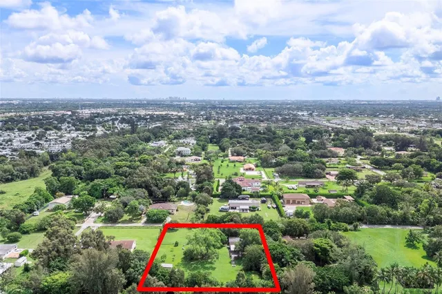 $1,050,000 | 1621 Southwest 117th Avenue, Davie, FL 33325