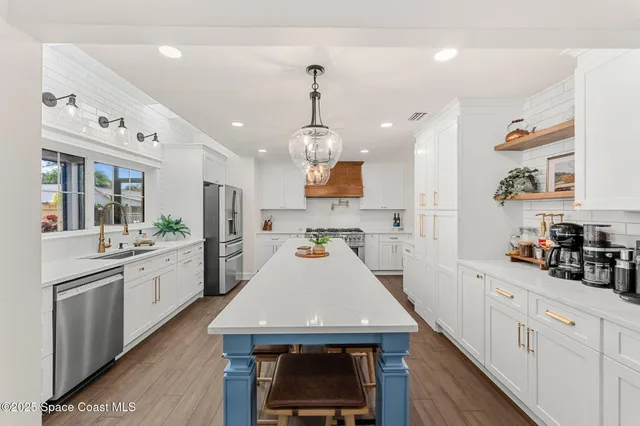 $575,000 | 2525 Forest Run Drive, Melbourne, FL 32935