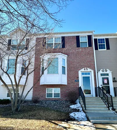 $2,300 | 1760 Riverside Drive, Shakopee, MN 55379