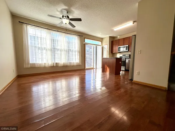 $2,300 | 1760 Riverside Drive, Shakopee, MN 55379