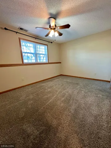 $2,300 | 1760 Riverside Drive, Shakopee, MN 55379