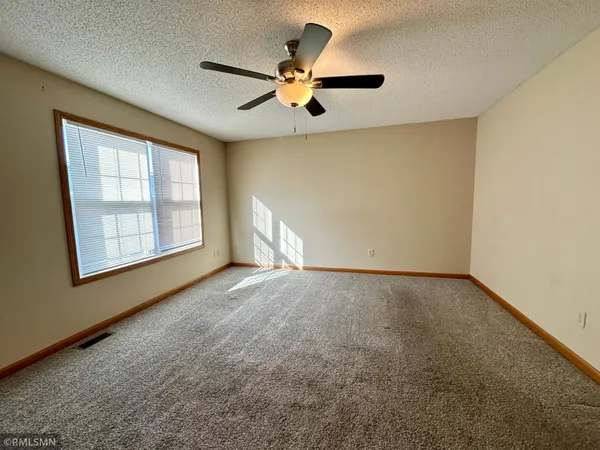 $2,300 | 1760 Riverside Drive, Shakopee, MN 55379