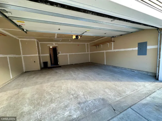 $2,300 | 1760 Riverside Drive, Shakopee, MN 55379