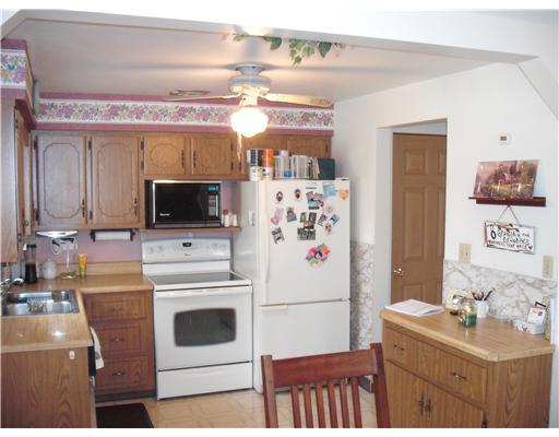 353 Christy Road Tarentum, PA 15084 - Photo 8 of 12 Kitchen.