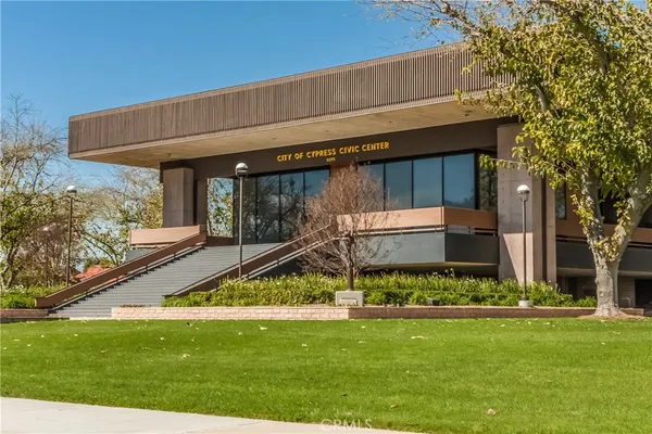 $1,099,000 | 9826 St George Circle, Cypress, CA 90630