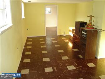30 Cornwall Road New Castle, DE 19720 - Photo 5 of 6 Family Room