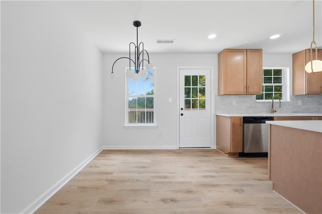2704 Field Spring Drive Lithonia, GA 30058 - Photo 9 of 20