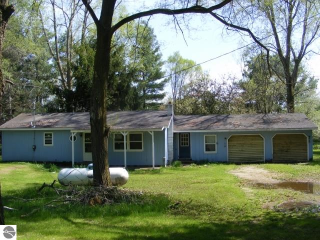11126 East Muskrat Road Carson City, MI 48811 - Photo 1 of 24 1780301.JPG