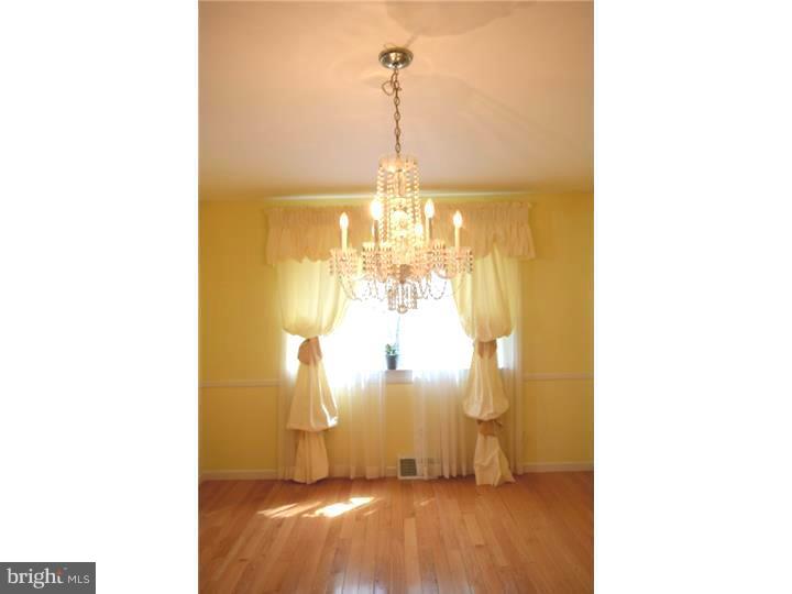301 Highland Road Cheltenham, PA 19012 - Photo 11 of 25 Dining Room