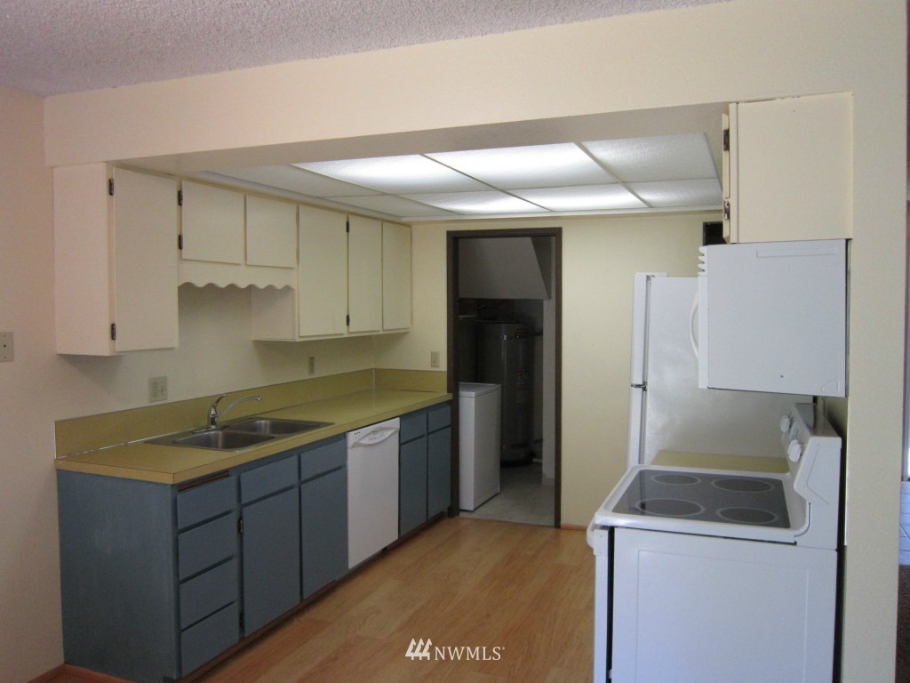 7413 Fairview Road Southwest, Unit 25 Olympia, WA 98512 - Photo 2 of 10 Gallery Image 2