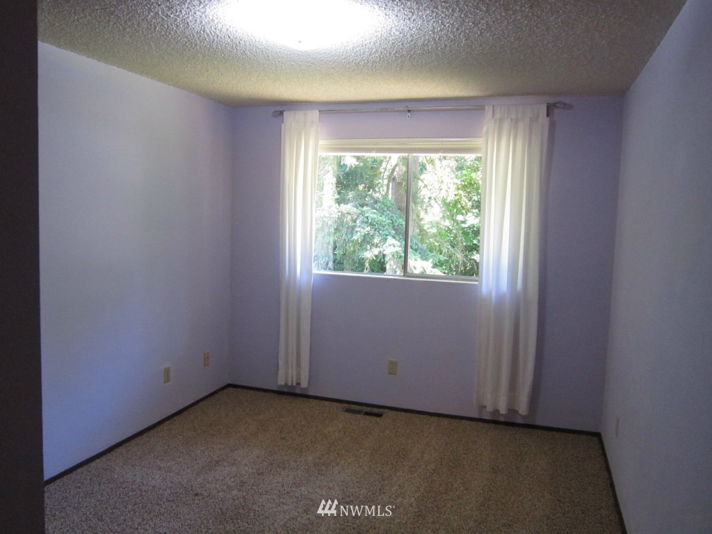 7413 Fairview Road Southwest, Unit 25 Olympia, WA 98512 - Photo 6 of 10 Gallery Image 6