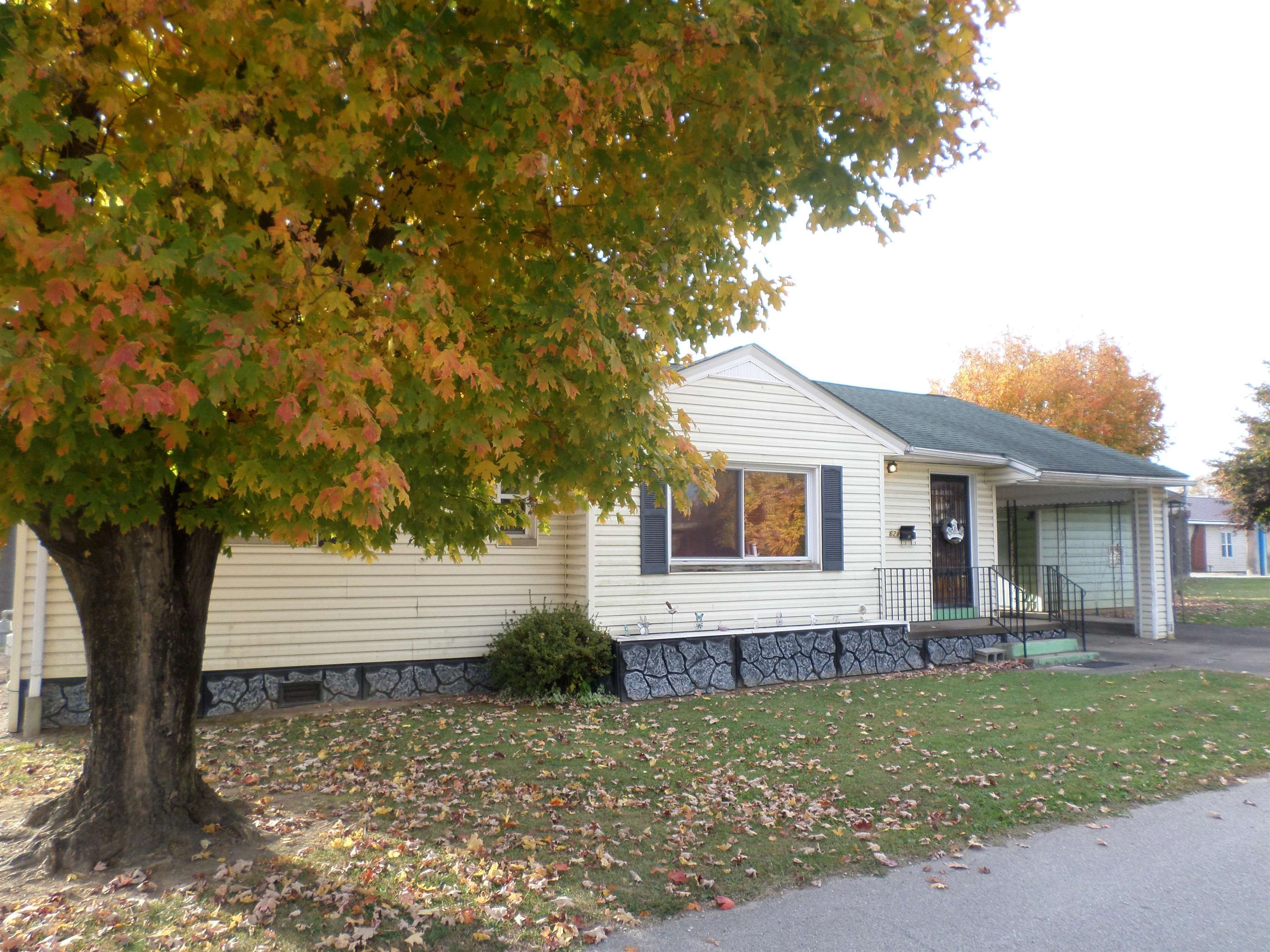 621 Handley Road Huntington, WV 25704 - Photo 2 of 17 Gallery Image 2