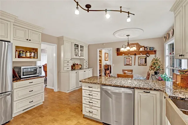 $474,900 | 106 Hillandale Road, Pendleton, SC 29670