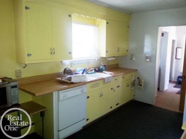 23212 23 Mile Road Macomb, MI 48042 - Photo 7 of 19 31255945-6.JPG