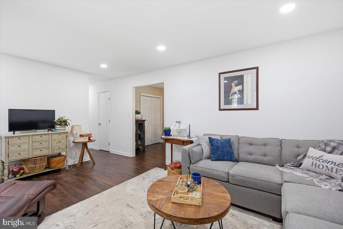505 Maryland Avenue Ridgely, MD 21660 - Photo 5 of 23 15-Living Room