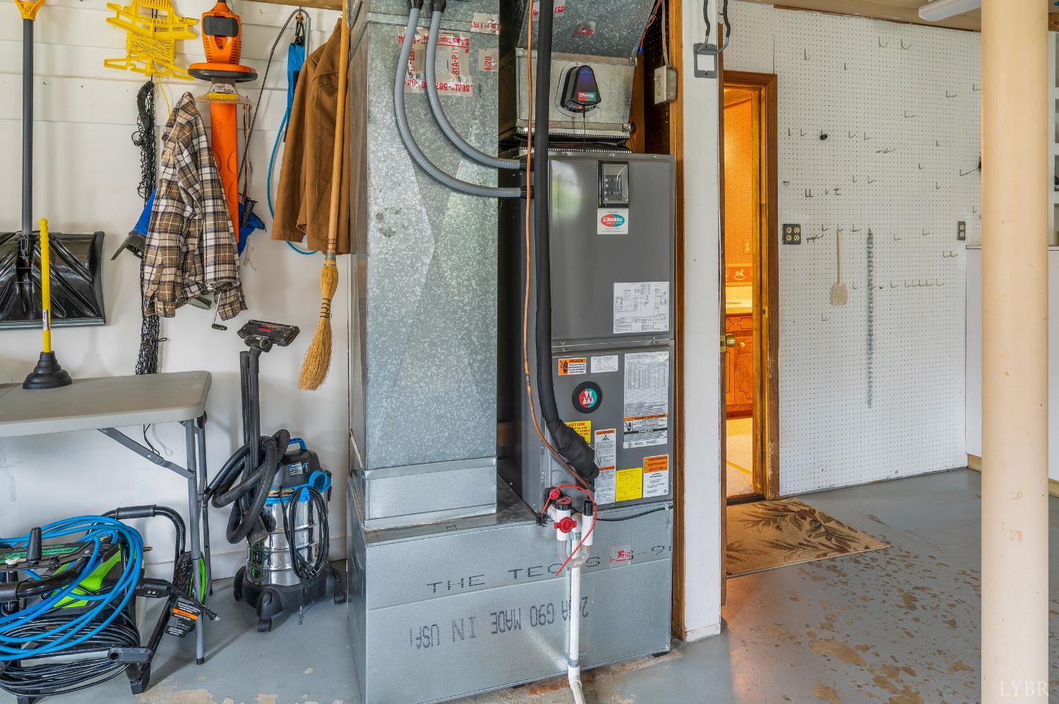 129 Quail Ridge Drive Altavista, VA 24517 - Photo 41 of 76 a view of walk in closet