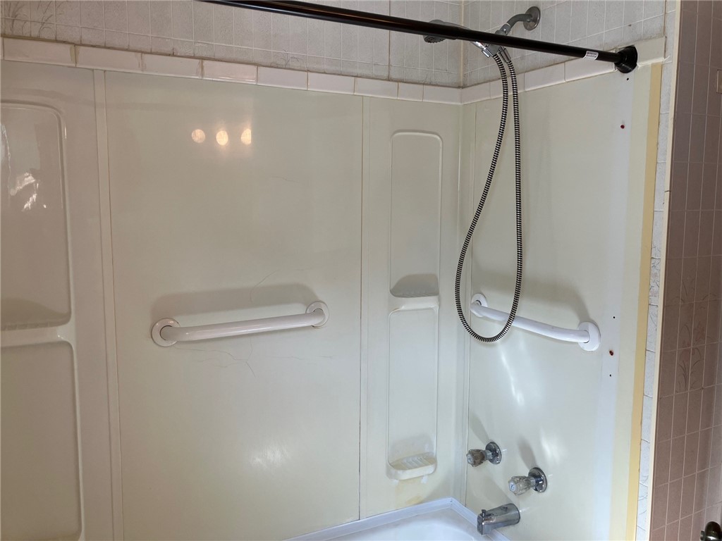 56 Arthur Street Pawtucket, RI 02860 - Photo 11 of 21