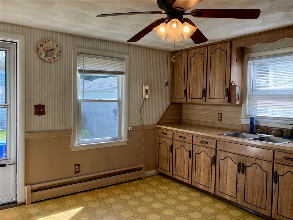 56 Arthur Street Pawtucket, RI 02860 - Photo 5 of 21