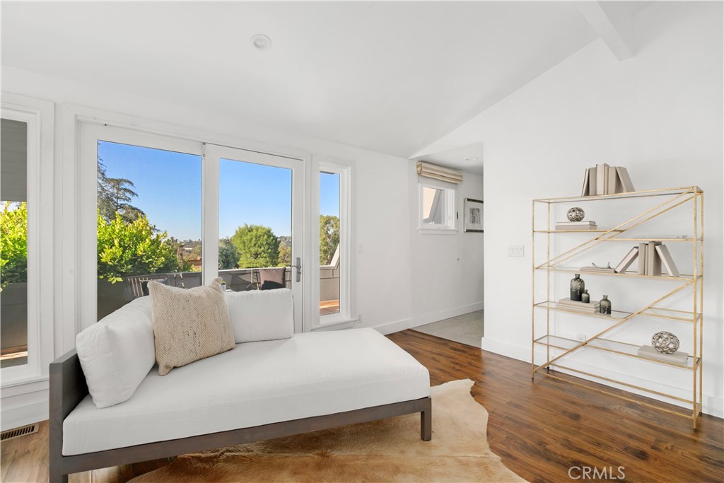 9625 Oak Pass Road Beverly Hills, CA 90210 - Photo 16 of 30