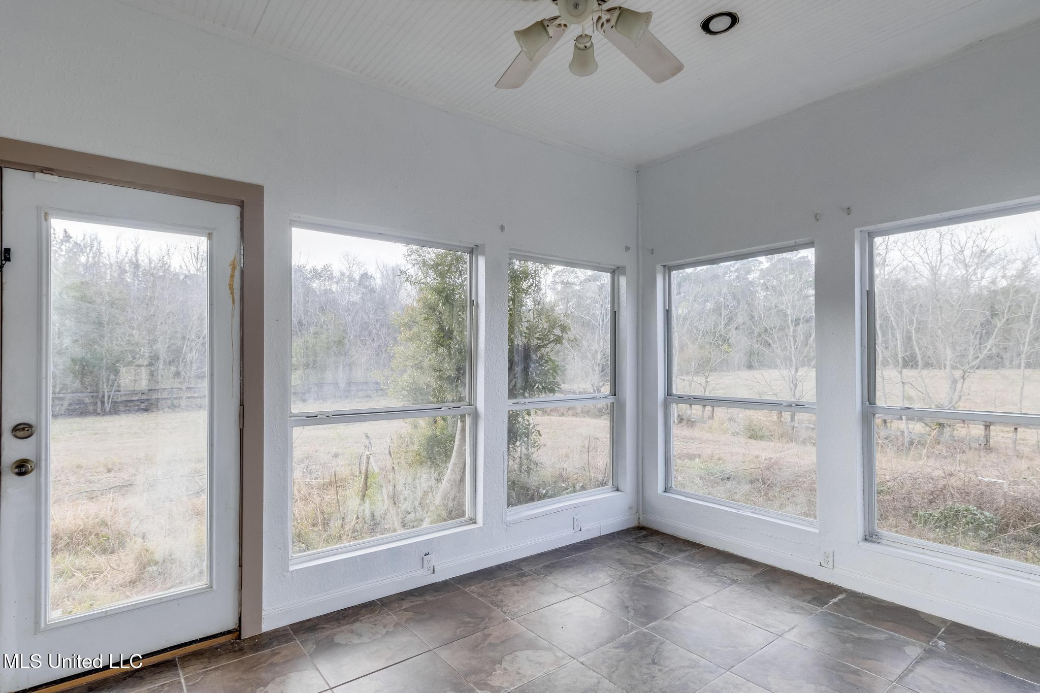 11237 Coleman Road Gulfport, MS 39503 - Photo 20 of 33 IMG_2949