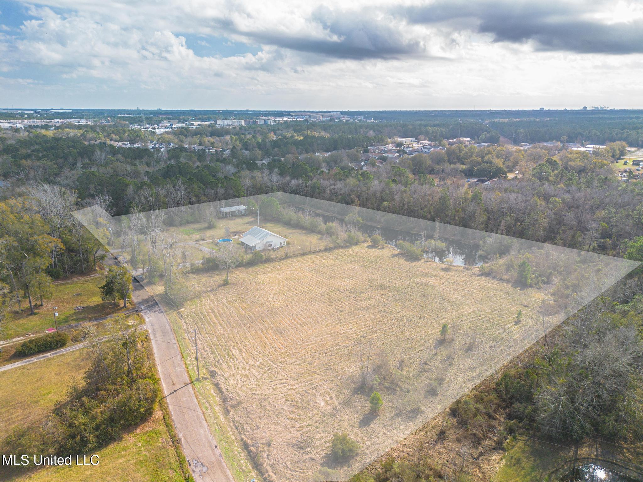 11237 Coleman Road Gulfport, MS 39503 - Photo 2 of 33 2-6s