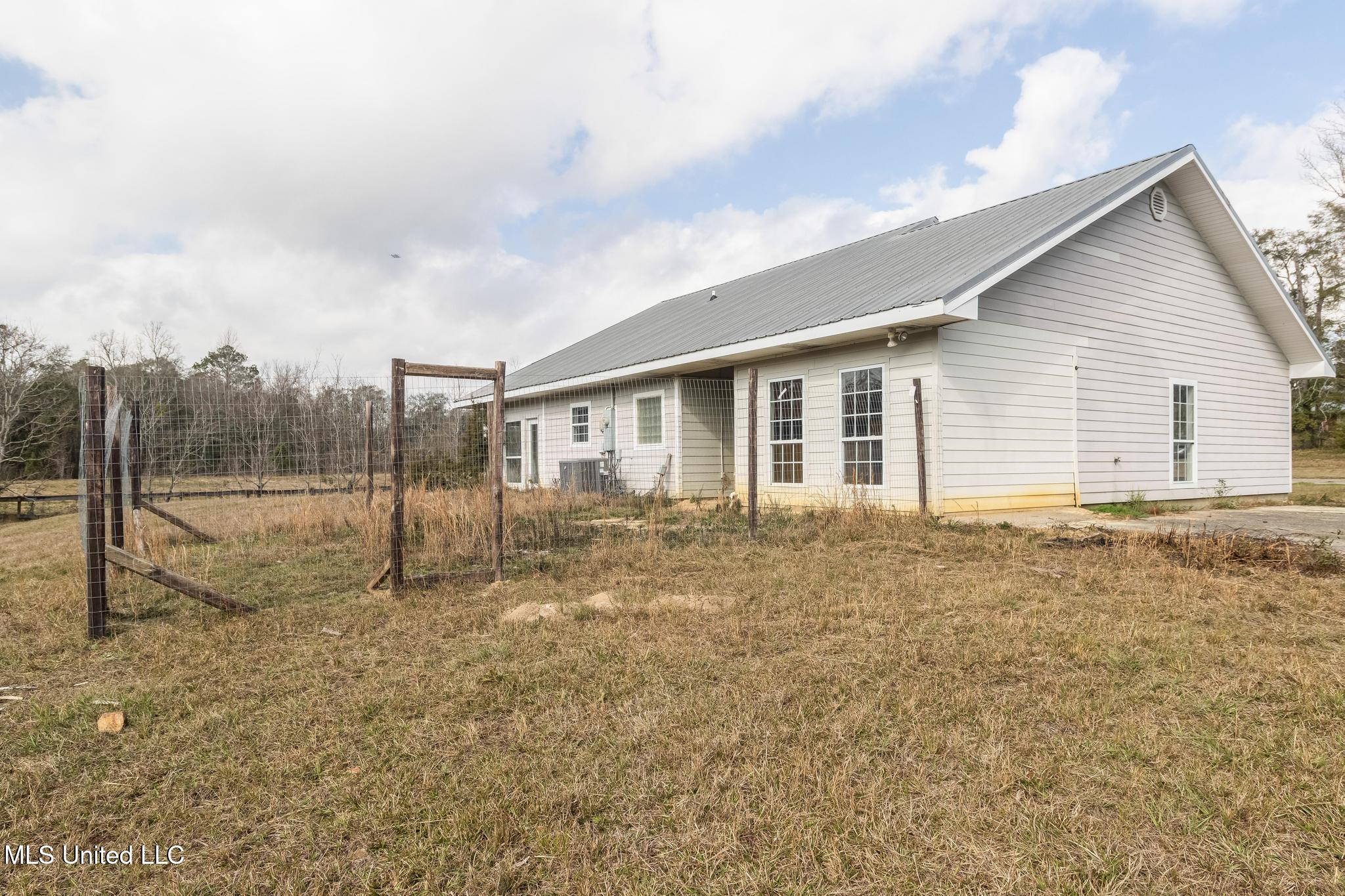 11237 Coleman Road Gulfport, MS 39503 - Photo 25 of 33 IMG_3003