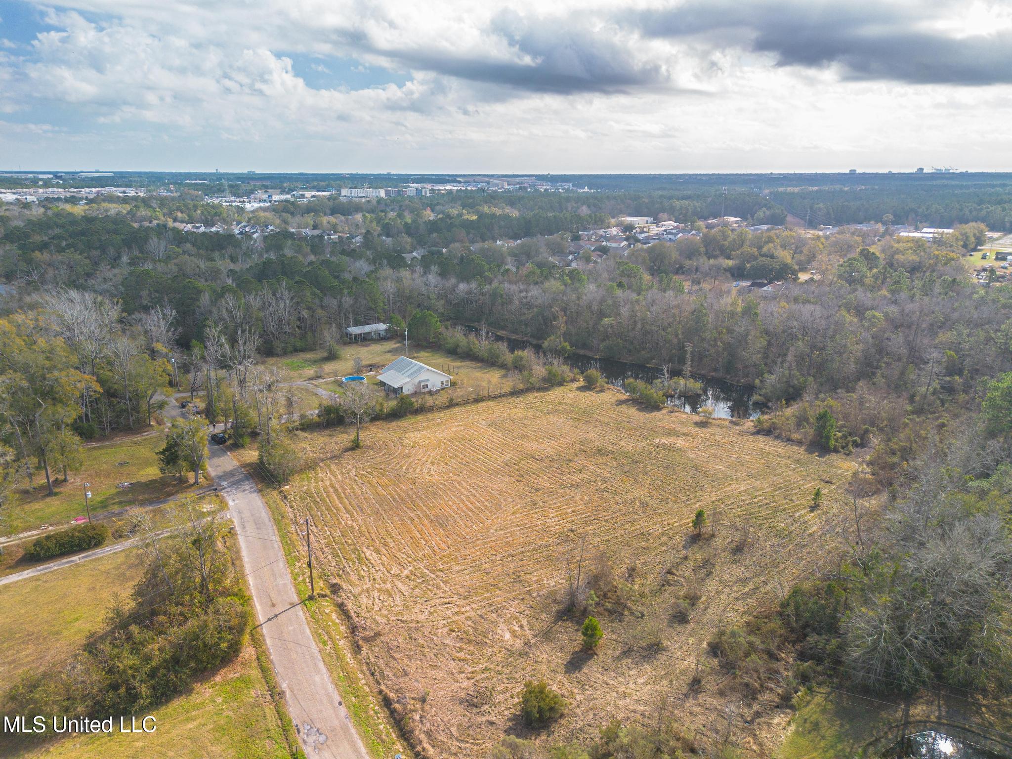 11237 Coleman Road Gulfport, MS 39503 - Photo 31 of 33 2-6