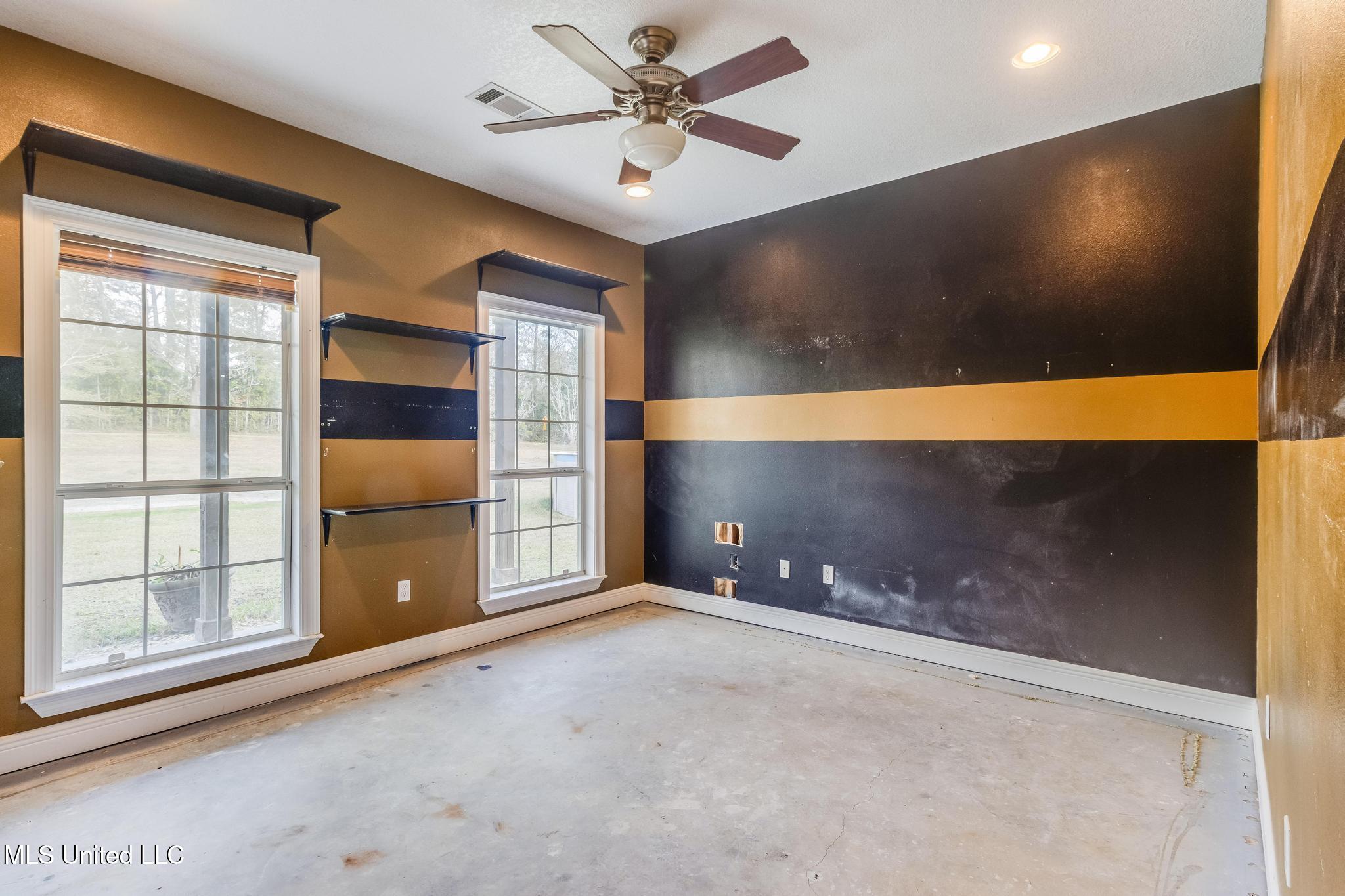 11237 Coleman Road Gulfport, MS 39503 - Photo 7 of 33 IMG_2952