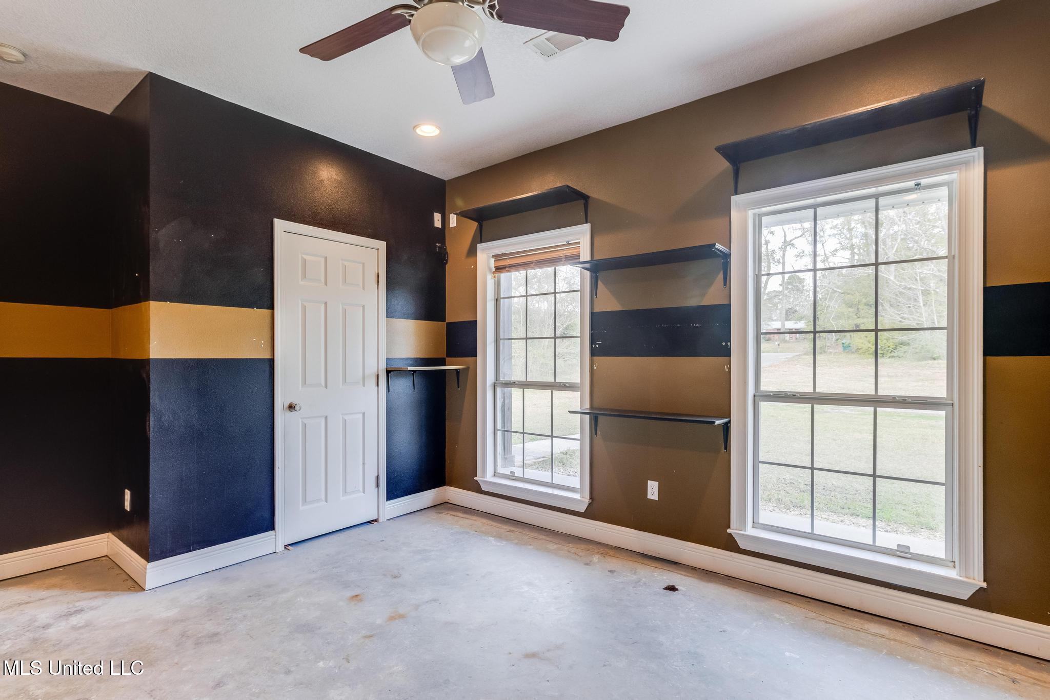 11237 Coleman Road Gulfport, MS 39503 - Photo 8 of 33 IMG_2955