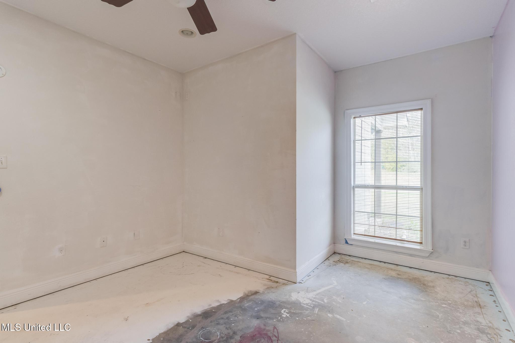 11237 Coleman Road Gulfport, MS 39503 - Photo 10 of 33 IMG_2961