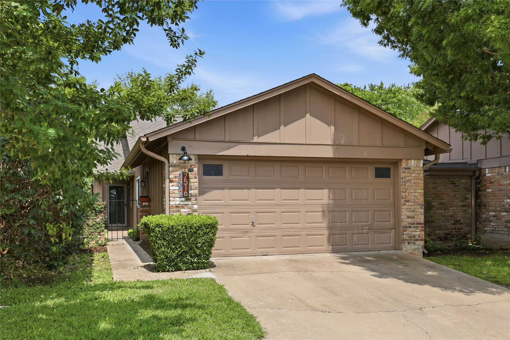 7516 Hemingway Street Austin, TX 78752 - Photo 1 of 34