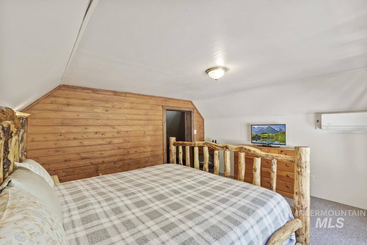 567 West Mountain Road Cascade, ID 83611 - Photo 19 of 32