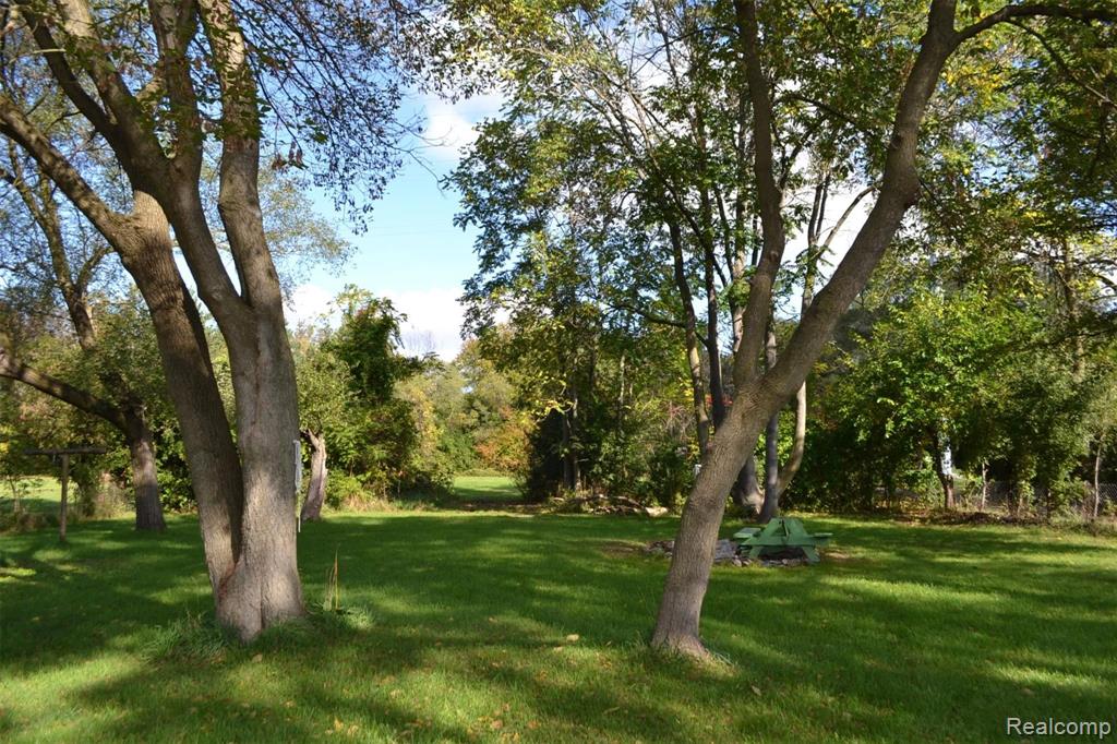 3323 East Pierson Road Flint, MI 48506 - Photo 14 of 16