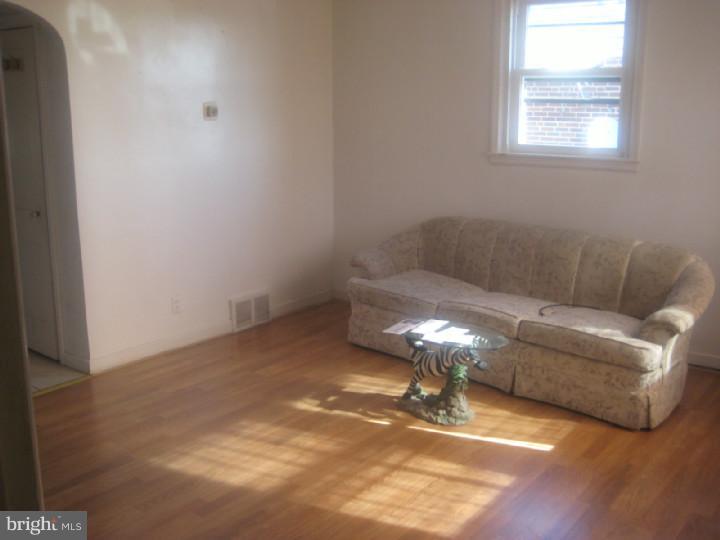 547 East Tabor Road Philadelphia, PA 19120 - Photo 8 of 18