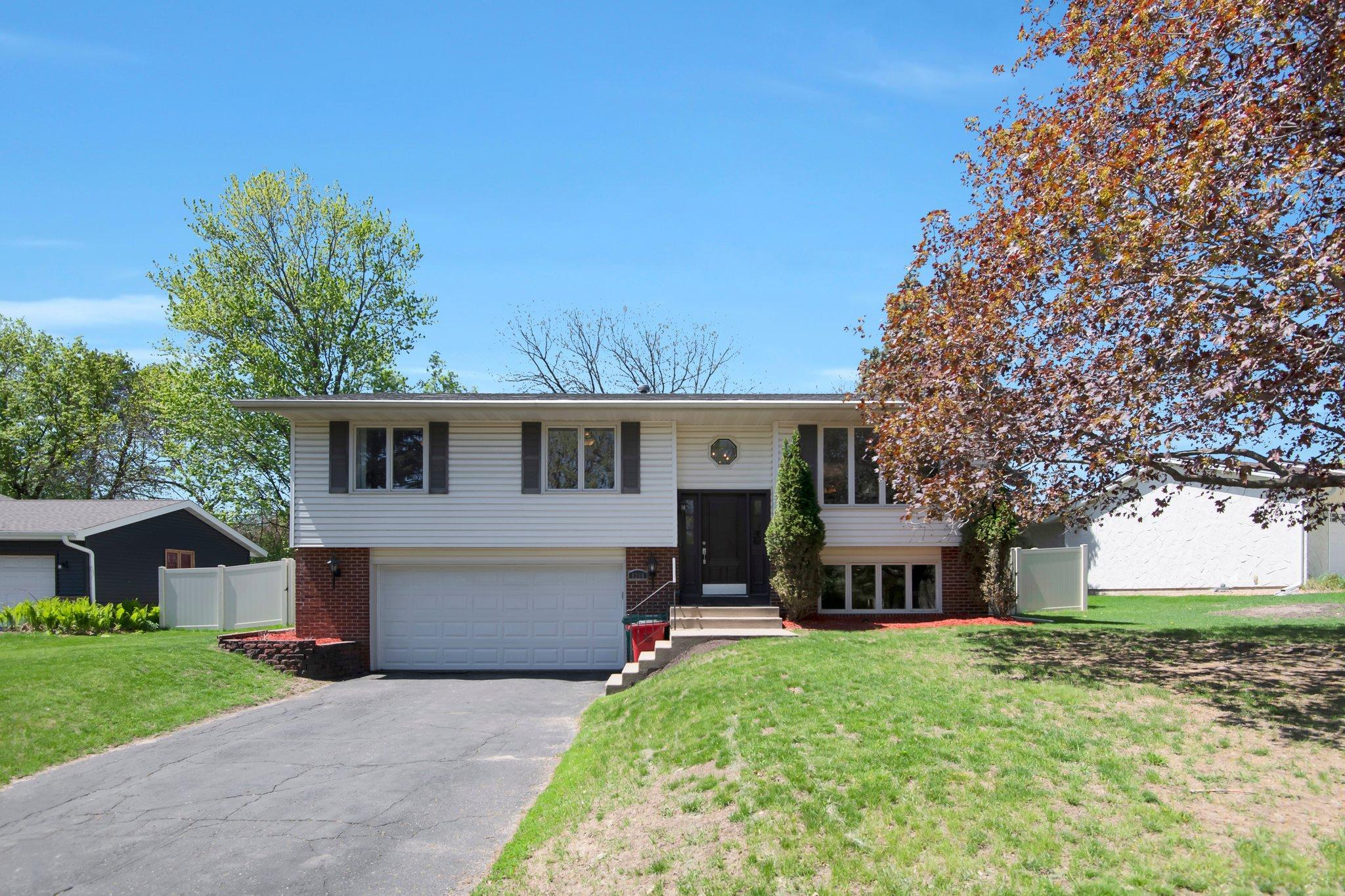 8208 Kingslee Road Bloomington, MN 55438 - Photo 1 of 1