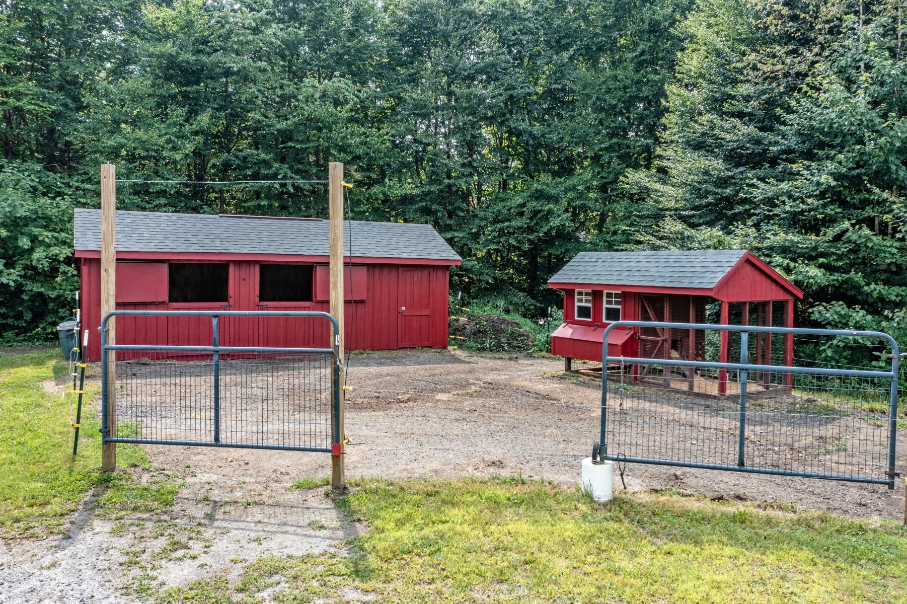 544 Cahoon Farm Road Walden, VT 05873 - Photo 12 of 56