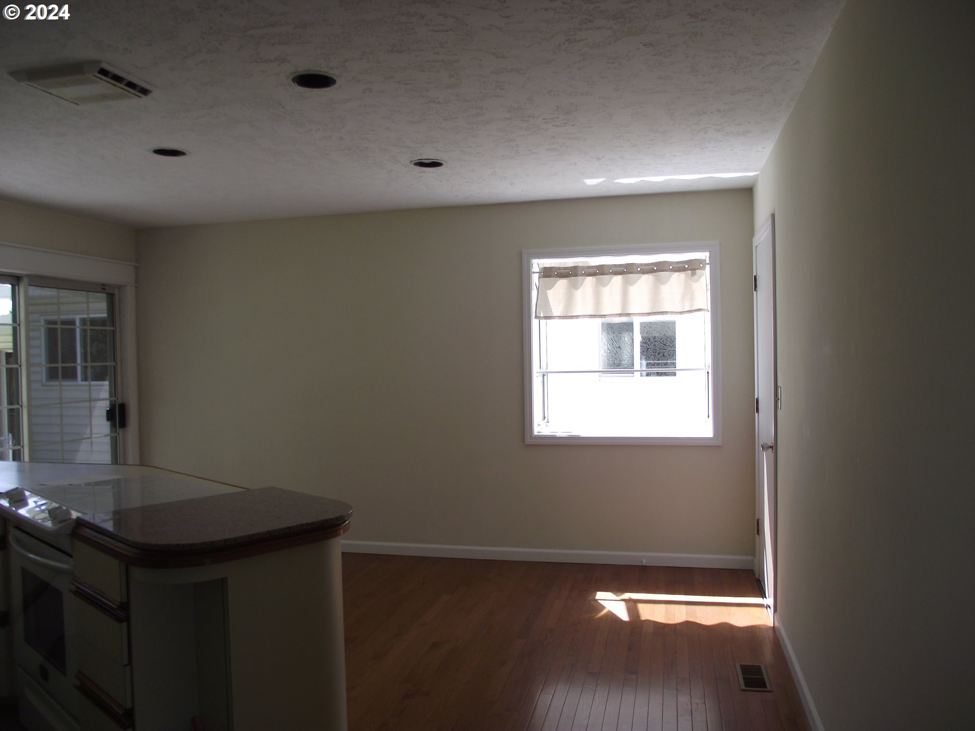 1172 Randolph Road Woodburn, OR 97071 - Photo 6 of 16 Gallery Image 6