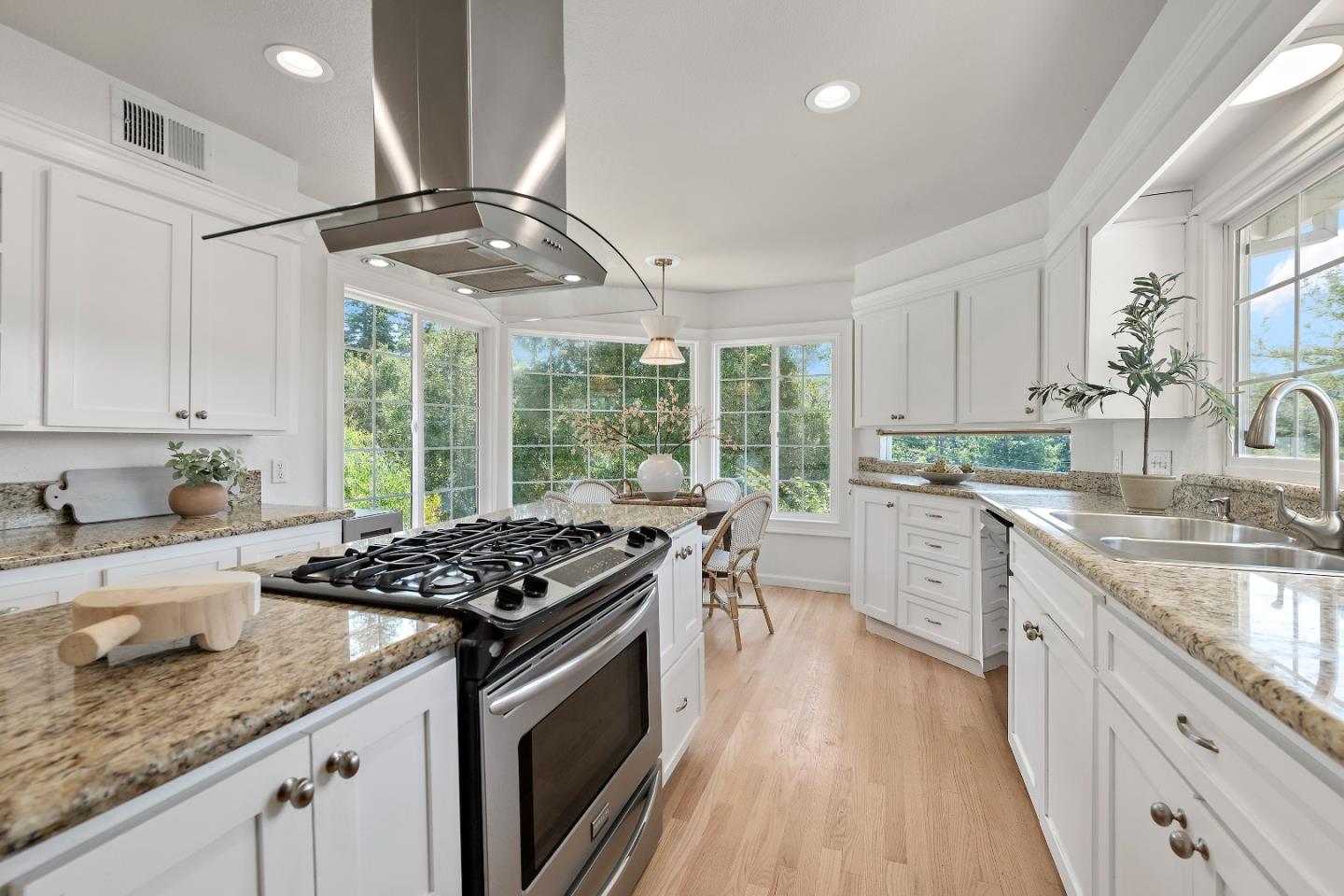 16057 Shannon Road Los Gatos, CA 95032 - Photo 15 of 57