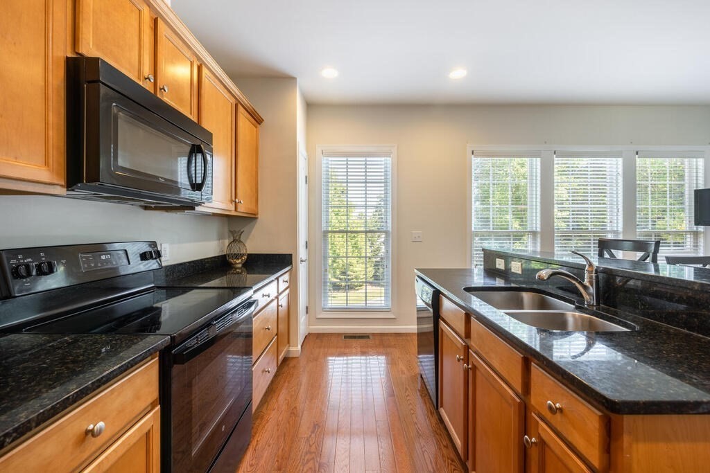 47 Jacob Way, Unit 47 Reading, MA 01867 - Photo 11 of 29