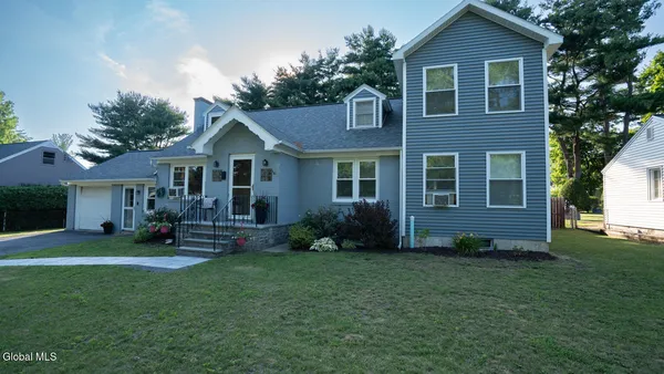 $524,400 | 26 Glenwood Street, Guilderland, NY 12203