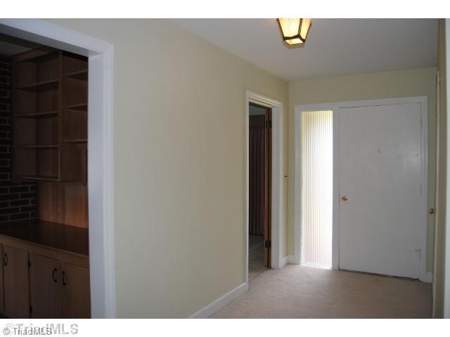 424 Oak Summit Road Winston-Salem, NC 27105 - Photo 2 of 10 Entry.