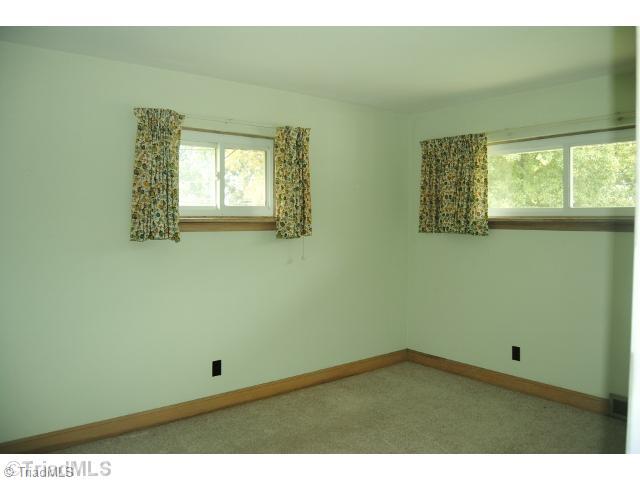 424 Oak Summit Road Winston-Salem, NC 27105 - Photo 7 of 10 2nd Bedroom.