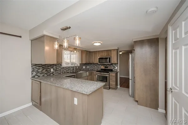 $416,900 | 461 Elm Crossing Court, Ballwin, MO 63021