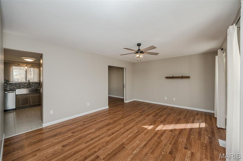 461 Elm Crossing Court Ballwin, MO 63021 - Photo 4 of 35