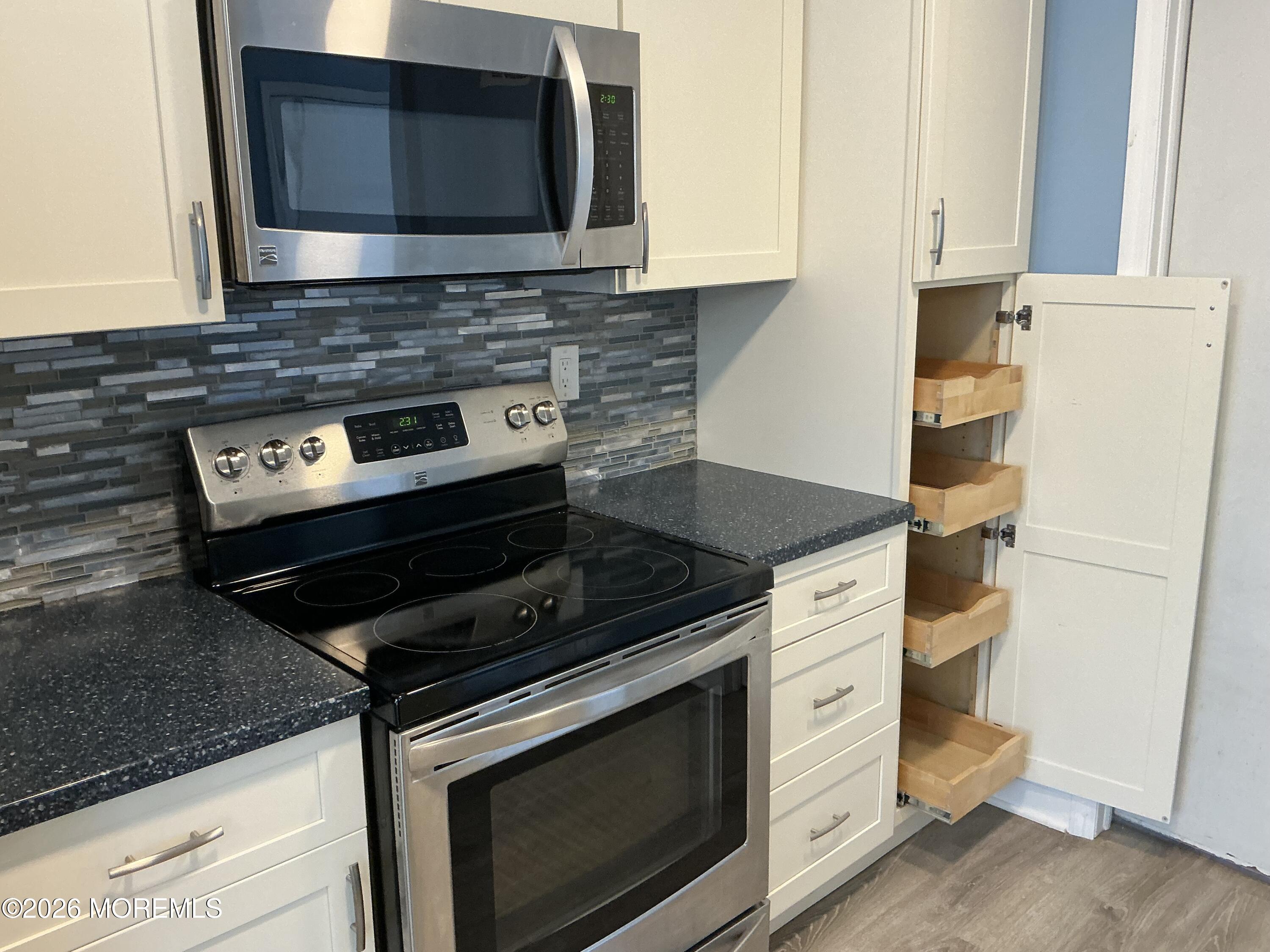 3 Peacock Place Howell, NJ 07731 - Photo 9 of 20 Slow close drawers in Pantry