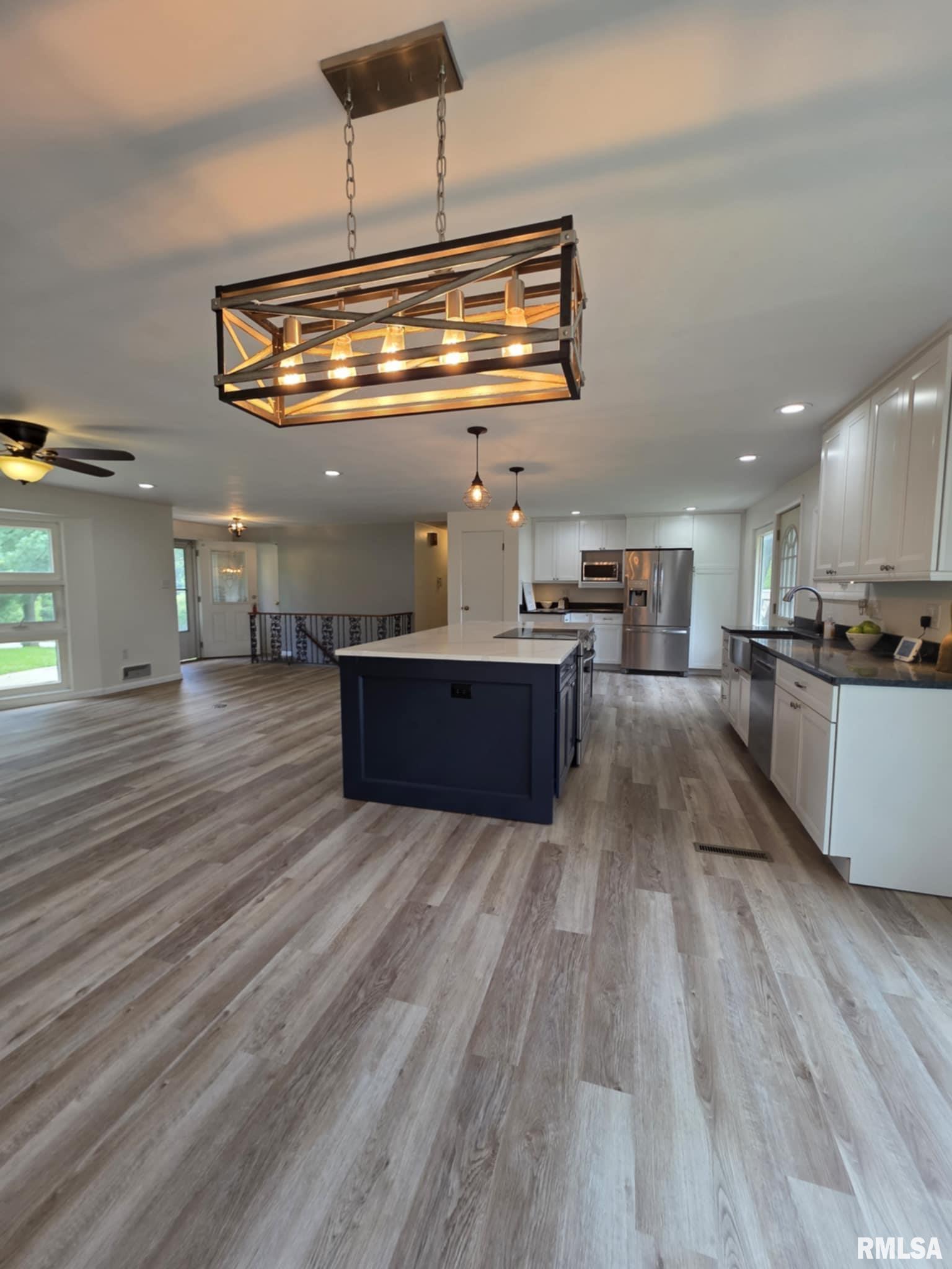 211 Country Lane Quincy, IL 62305 - Photo 11 of 38